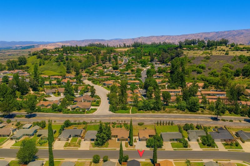 Weeding And Mulching in Moorpark, CA