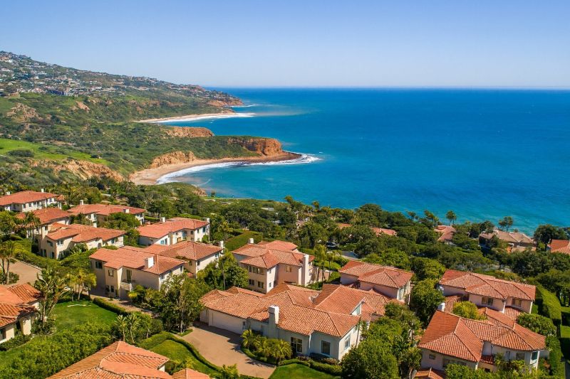 Weeding And Mulching in Rancho Palos Verdes, CA